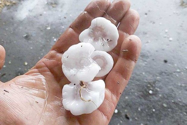 Град був завбільшки з куряче яйце