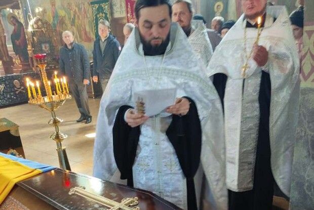 Попрощатися з фронту приїхав син: на Волині в останню дорогу провели полеглого Героя 