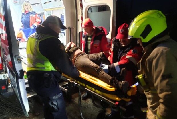 На Рівненщині водійка влетіла в стіну будівлі: жінку госпіталізували