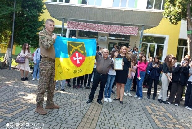 У луцькій школі випробували дрон, який купили для ЗСУ (Фото)