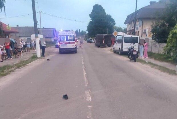 У селі на Рівненщині неповнолітній мотоцикліст позбавив життя пенсіонера