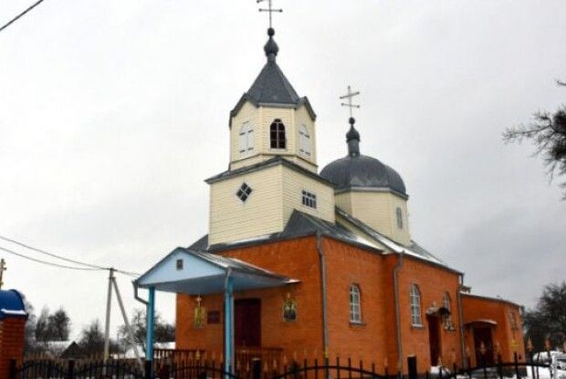 На Маневиччині священик не захотів віддавати ключі громаді, яка перейшла до української церкви