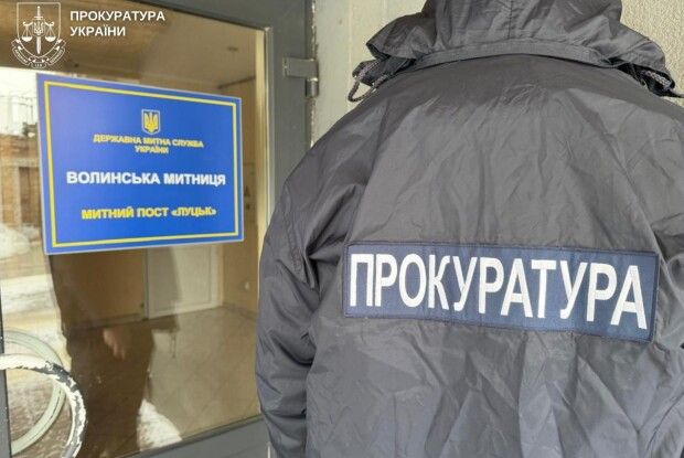 «Магія» на митниці: як на Волині вантажівки перетворювали на легкові авто 