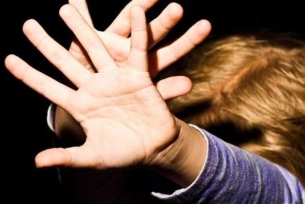 Гурт підлітків зґвалтував 14-річну дівчину