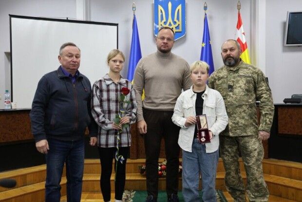 Рідні загиблих Захисників Луцької громади отримали їхні посмертні нагороди 