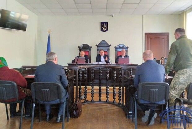 20 років прожила із хірургічним інструментом у тілі: лікарня сплатить пацієнтці 400 тисяч гривень