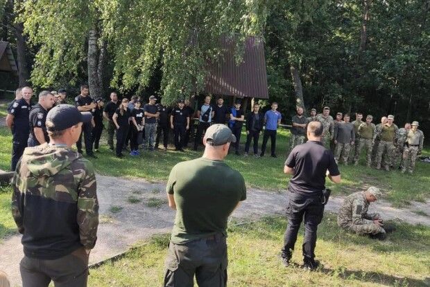 Залучили кінологів і квадрокоптер: на Волині досі шукають зниклого грибника