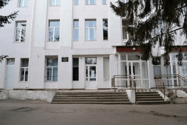 Що кажуть про звільнення медиків інфекційної лікарні у Волинській облраді та ОДА