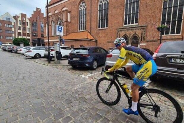 Рятувальник з Рівненщини проїхав 800 км задля інших рятувальників