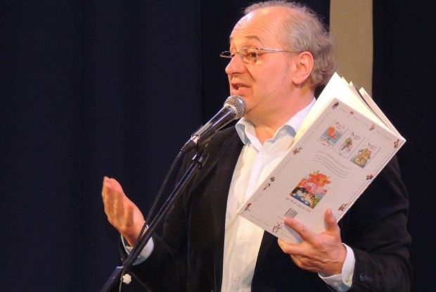 Володар «Ордена усмішки» ставив у Луцьку автографи на «Подорожники»