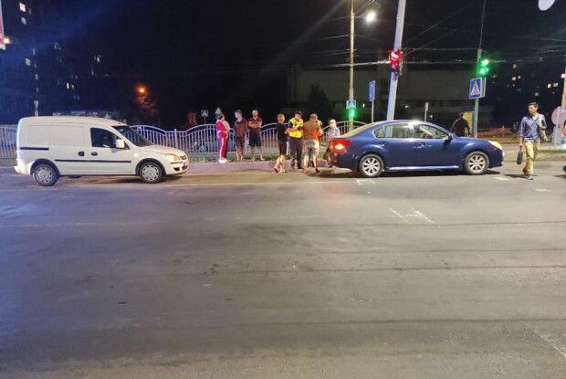 У Луцьку сталася ДТП через бабусю, яка переходила дорогу на «червоний»