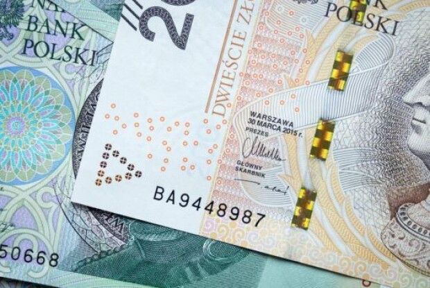 Польща припиняє виплату допомоги частині українських біженців: хто залишиться без 40 злотих на день