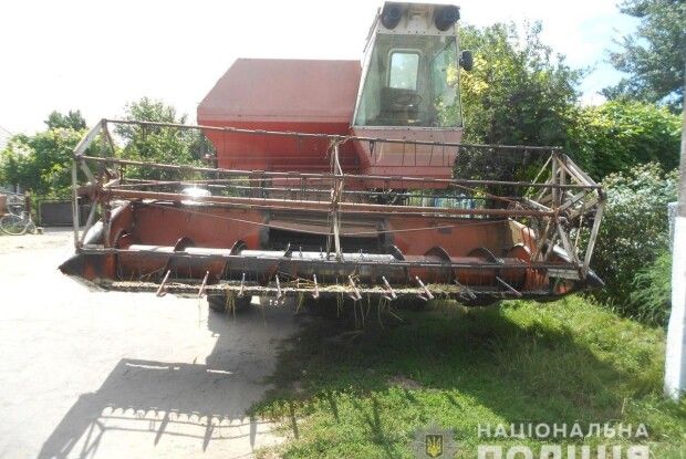 На Рівненщині під колесами раритетного комбайна загинув 59-річний чоловік (Фото)