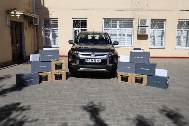 Луцька громада передала автівку для військових