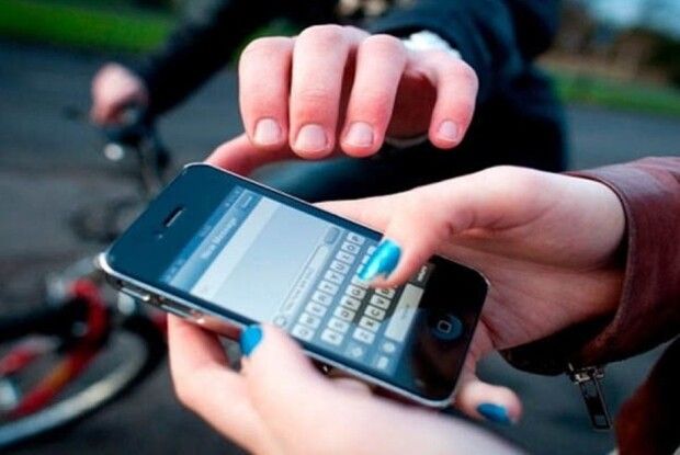 На Волині 28-річна жінка вкрала телефон у 76-літнього пенсіонера