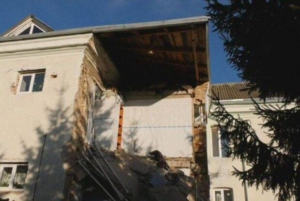 У Горохівському психоневрологічному інтернаті обвалилася двометрова стіна 