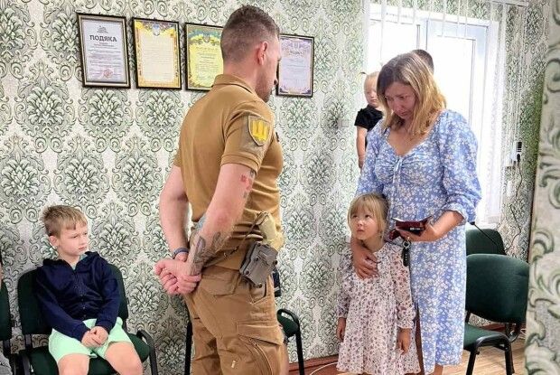 Посмертну нагороду Героя з Волині вручили його дружині