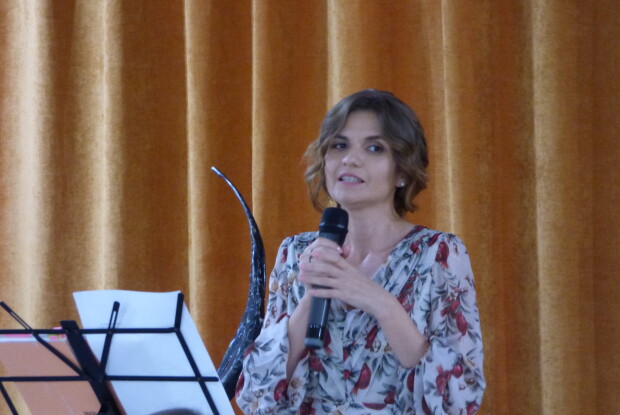 «Мої всі дерева корінням вростали в криївки…»: волинська поетеса презентувала книгу (Фото, відео)
