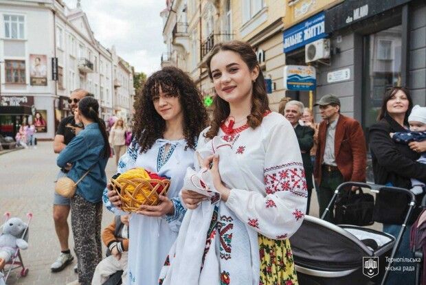 Хто сьогодні у вишиванці – тому проїзд в громадському транспорті буде безплатним