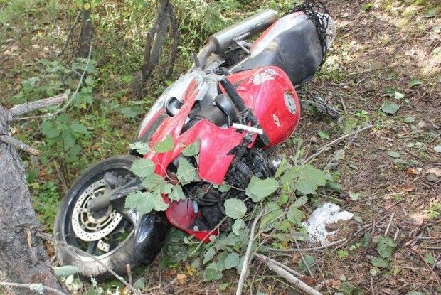 Волинянин так пішки вів мотоцикл, що потрапив у лікарню зі струсом головного мозку