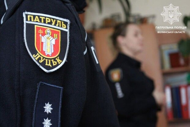 Не надсилайте свої інтимні фото: волинські патрульні дали поради щодо безпеки в Інтернеті