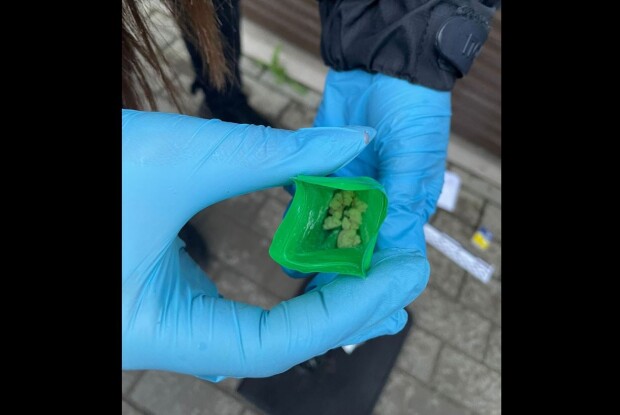 У волинянина знайшли посилку з наркотиками