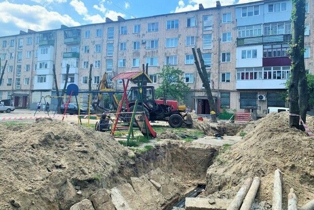 У Ковелі міняють трубопроводи гарячого водопостачання (Фото)