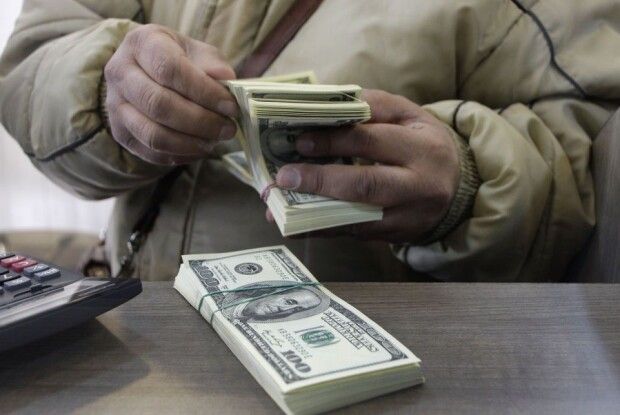 Долар після вихідних здорожчав: курс валют на 12 грудня в обмінниках