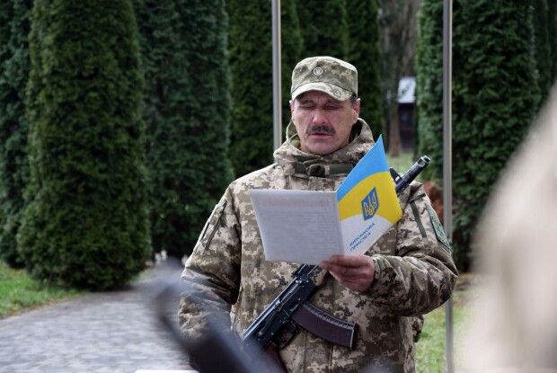 «Я маю бути поруч»: на Волині батько двох захисників став прикордонником у 54