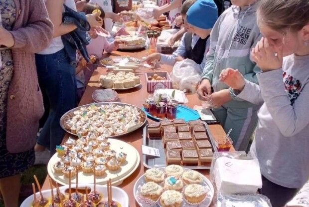Було смачно і весело: у селі на Волині ярмаркували для ЗСУ