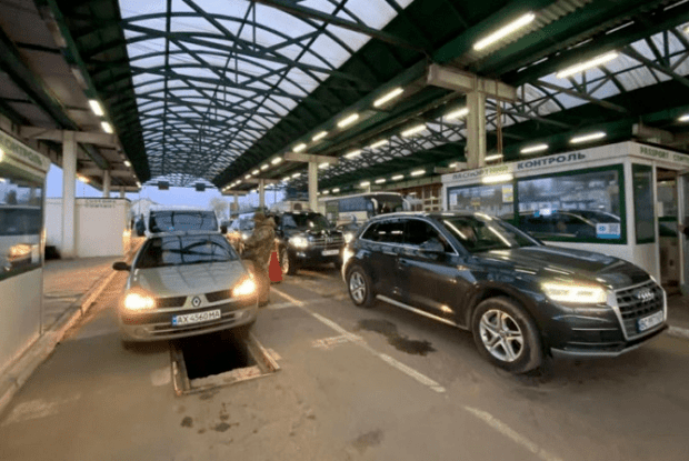 Останній шанс: на Волині митні пости працюватимуть посилено й довше