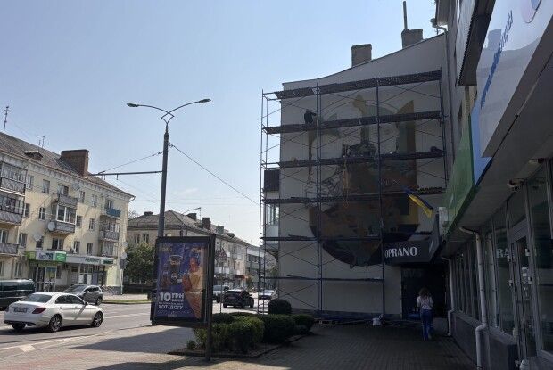 Вічна пам'ять у фарбах: у Луцьку з'явиться мурал на честь загиблих «Вовків Да Вінчі»