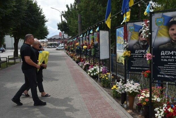 Голова ОВА на Волині написав зворушливий допис після відвідування особливої алеї  (Фото)