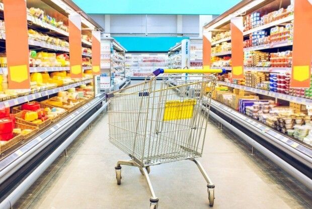 Які товари не можна буде купити в магазинах під час локдауну: рішення уряду