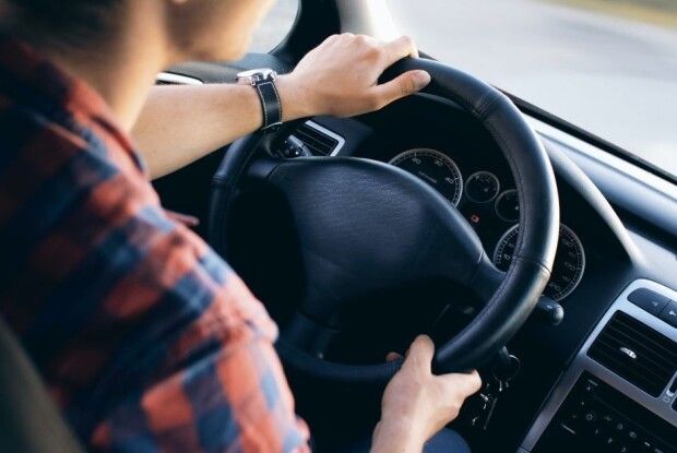 У Луцьку 17-річний керманич не мав ні прав, ні страховки (Відео)