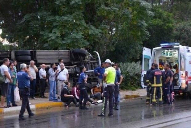 Трагедія в Туреччині: автобус з українцями злетів із дороги - соцмережі