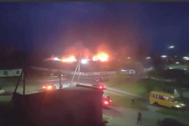 Масштабна пожежа на Волині: горять склади