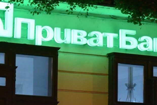 Банки почали автоматично стягувати борги з українців