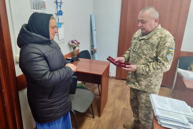 У громаді на Волині високі державні нагороди вручили рідним загиблих Героїв
