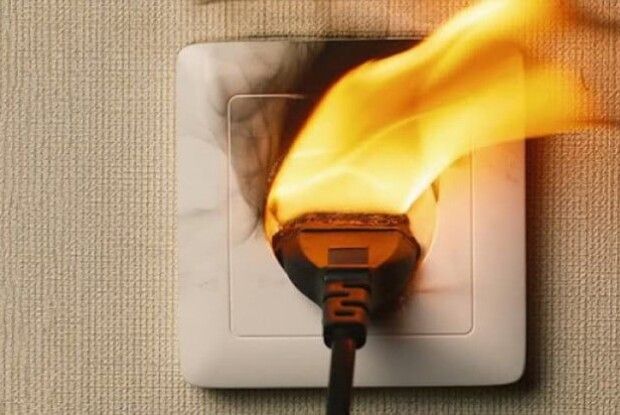 Через коротке замикання на Волині ледь не згоріла хата