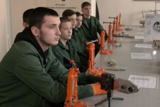 Робочі руки в дефіциті: чому молодь не йде в профтехосвіту на Волині (Відео)