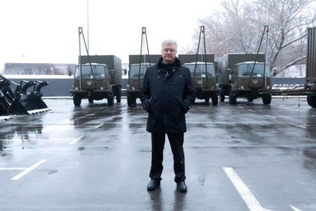 Після повернення з Вашингтона Порошенко везе черговий вантаж допомоги на фронт