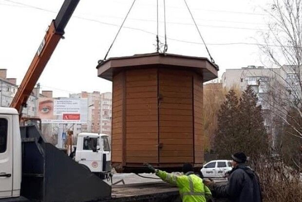У Луцьку муніципали демонтували ще один незаконний кіоск