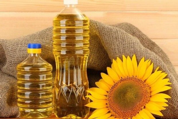 Чому українці купують вітчизняну олію за рекордну ціну, а за кордоном її продають вдвічі дешевше