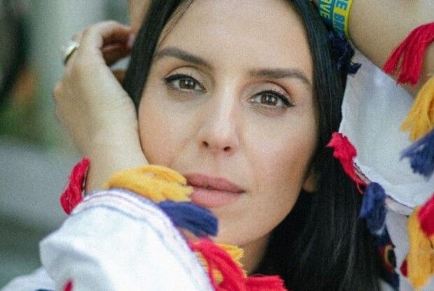 До мурашок: Джамала новою піснею подякувала тим, хто прихистив українських переселенців (Відео)