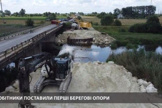 Тимчасовий міст на трасі Львів - Луцьк біля Кам'янки-Бузької відкриють за два тижні
