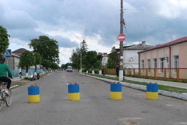 У Любешові провели опитування, чи треба робити пішохідною центральну вулицю