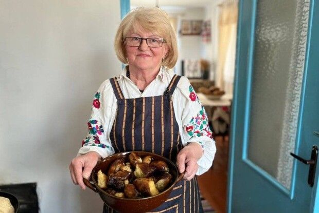 Господиня з Волині дивує гостей унікальними стравами з печі (Відео)