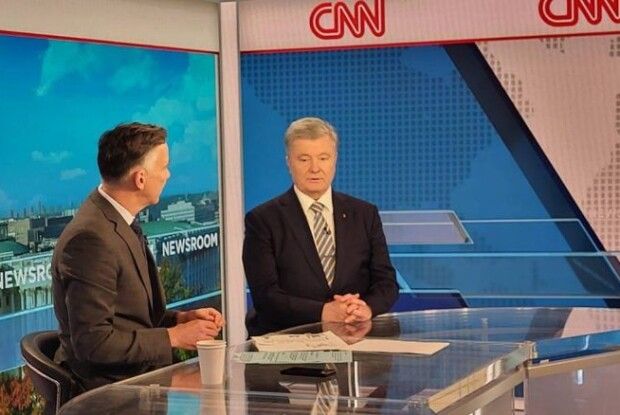 Порошенко на CNN закликав дати ЗСУ далекобійну зброю