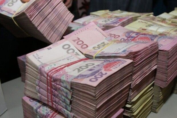 На Волині внесли заставу у 2,7 мільйона гривень за держслужбовця, який організував незаконний виїзд за кордон